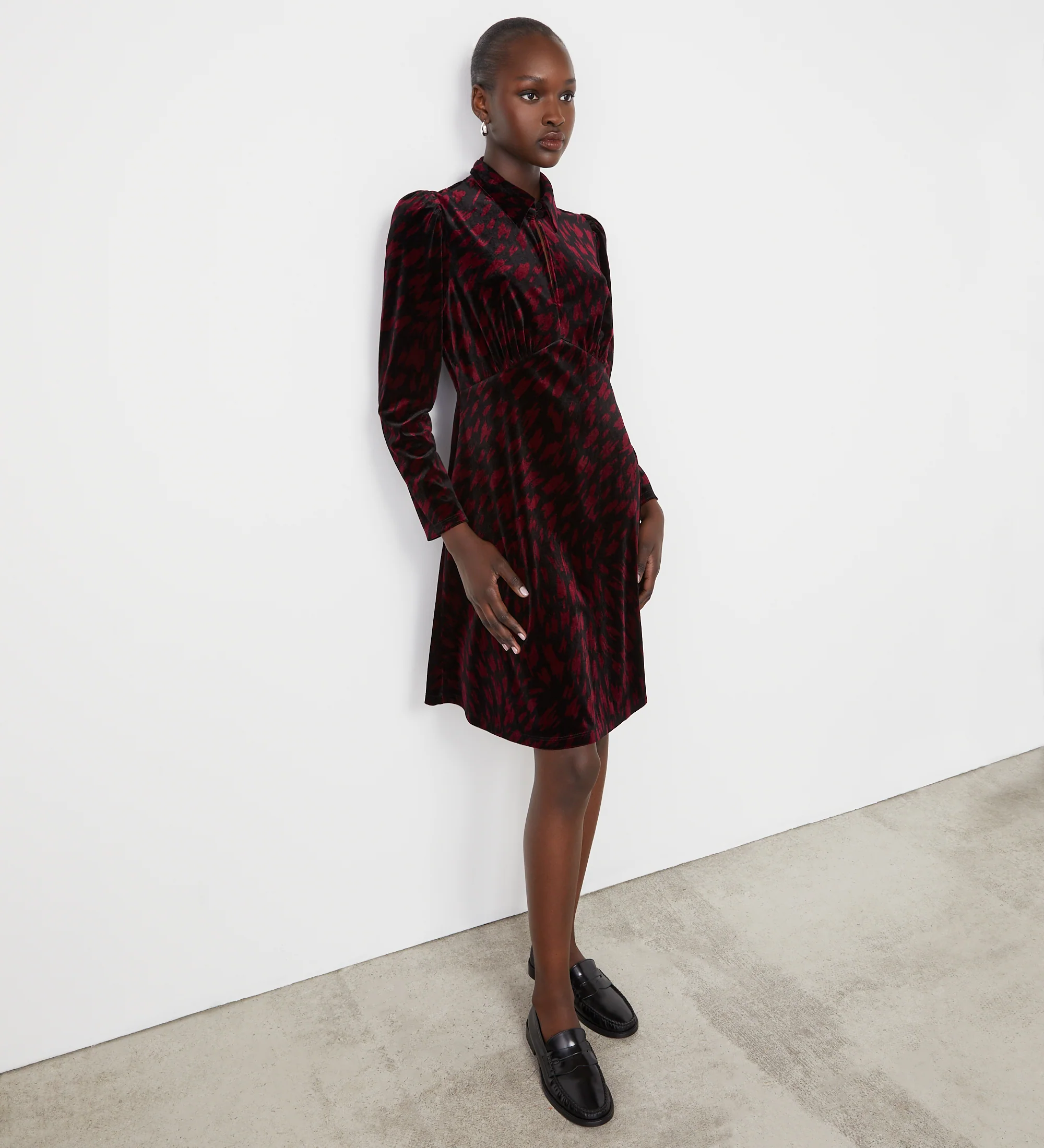 Capri Burgundy Animal Knee Length Dress - Image 3
