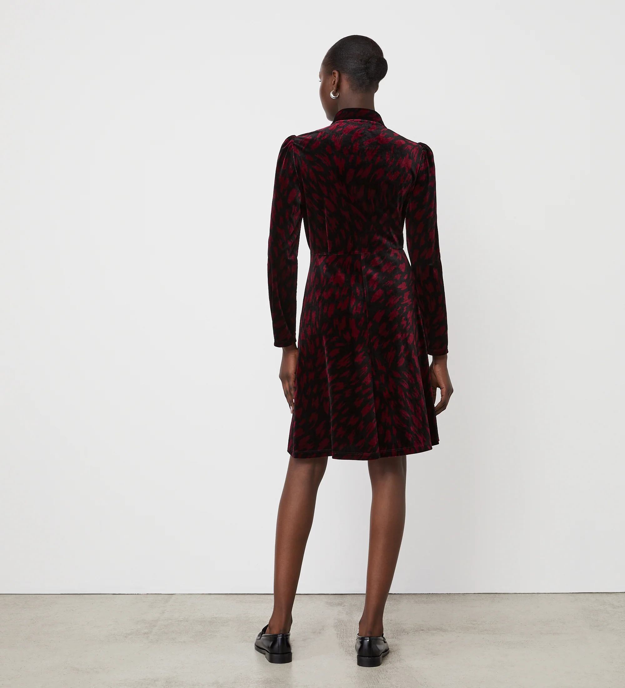 Capri Burgundy Animal Knee Length Dress - Image 4