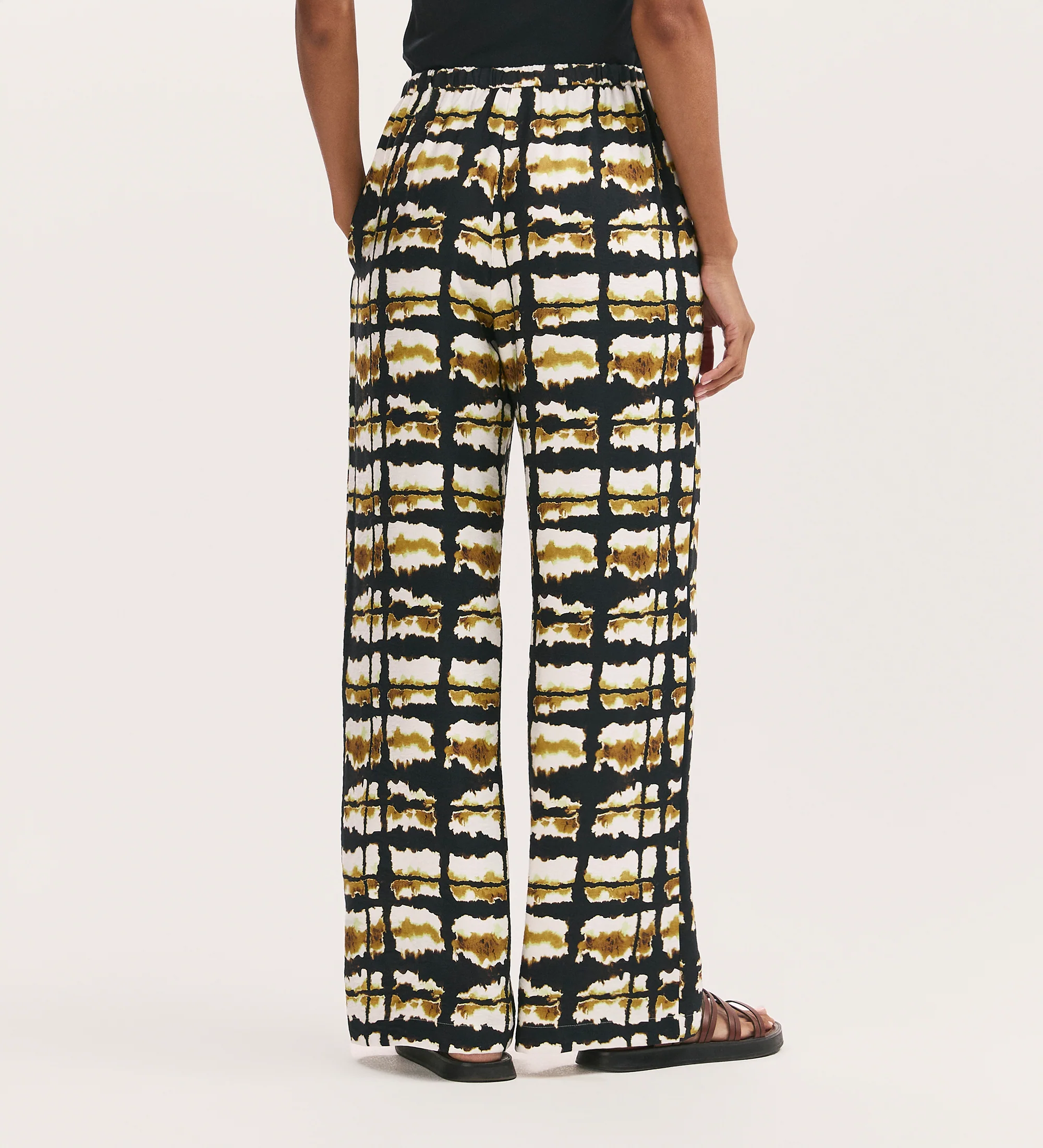 Eden Black Tie Dye Crepe Wide Leg Trousers - Image 4