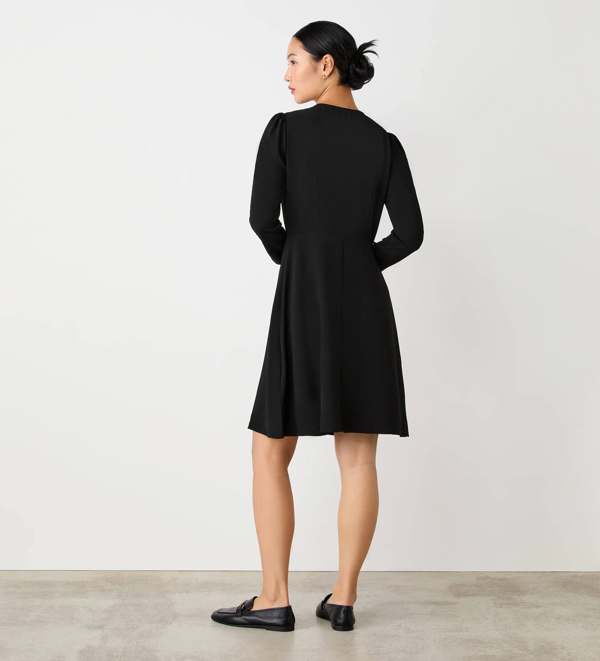 Evie Black Crepe Short Dress - Image 4