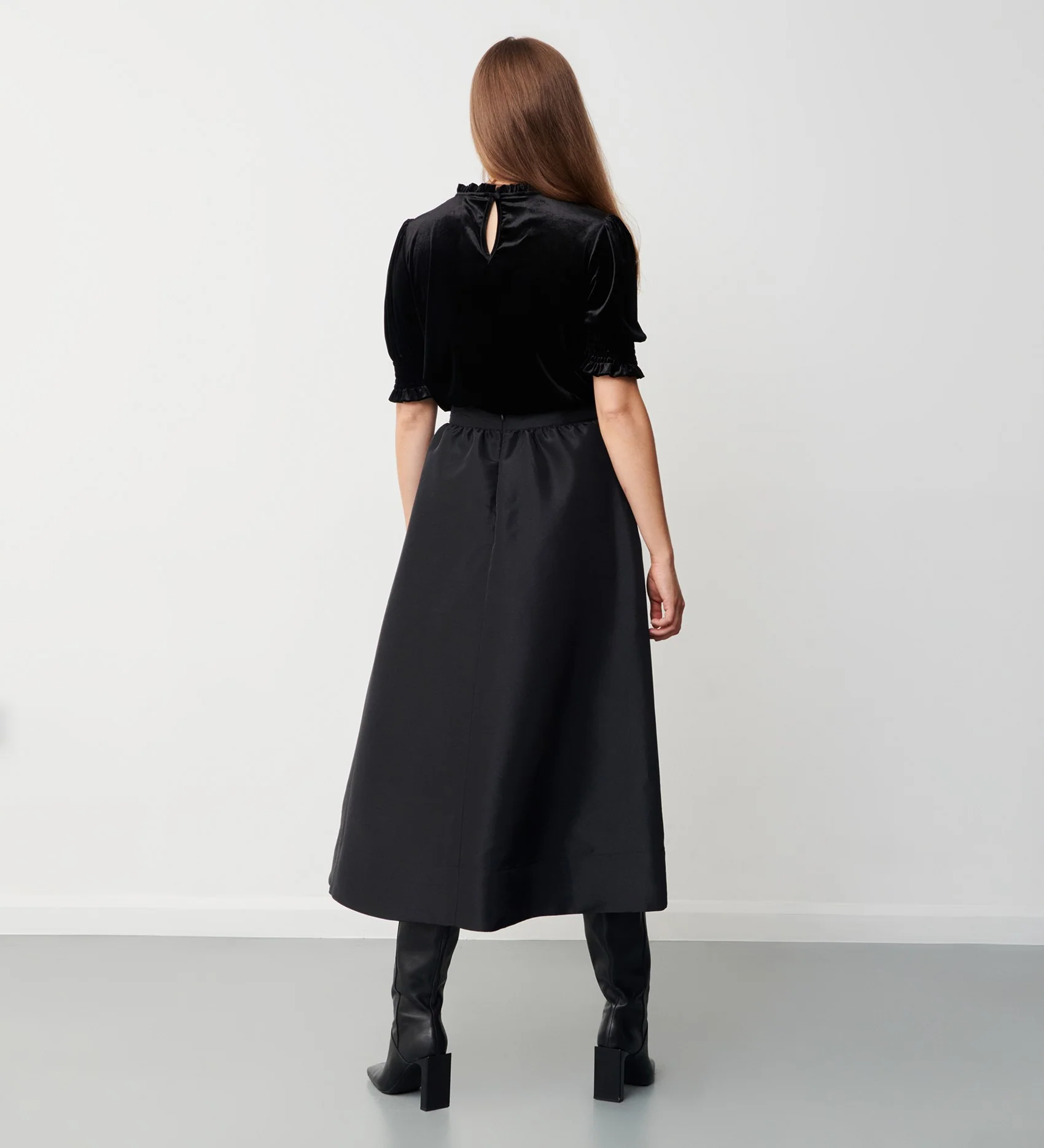 Greta Black Velvet Top - Image 6