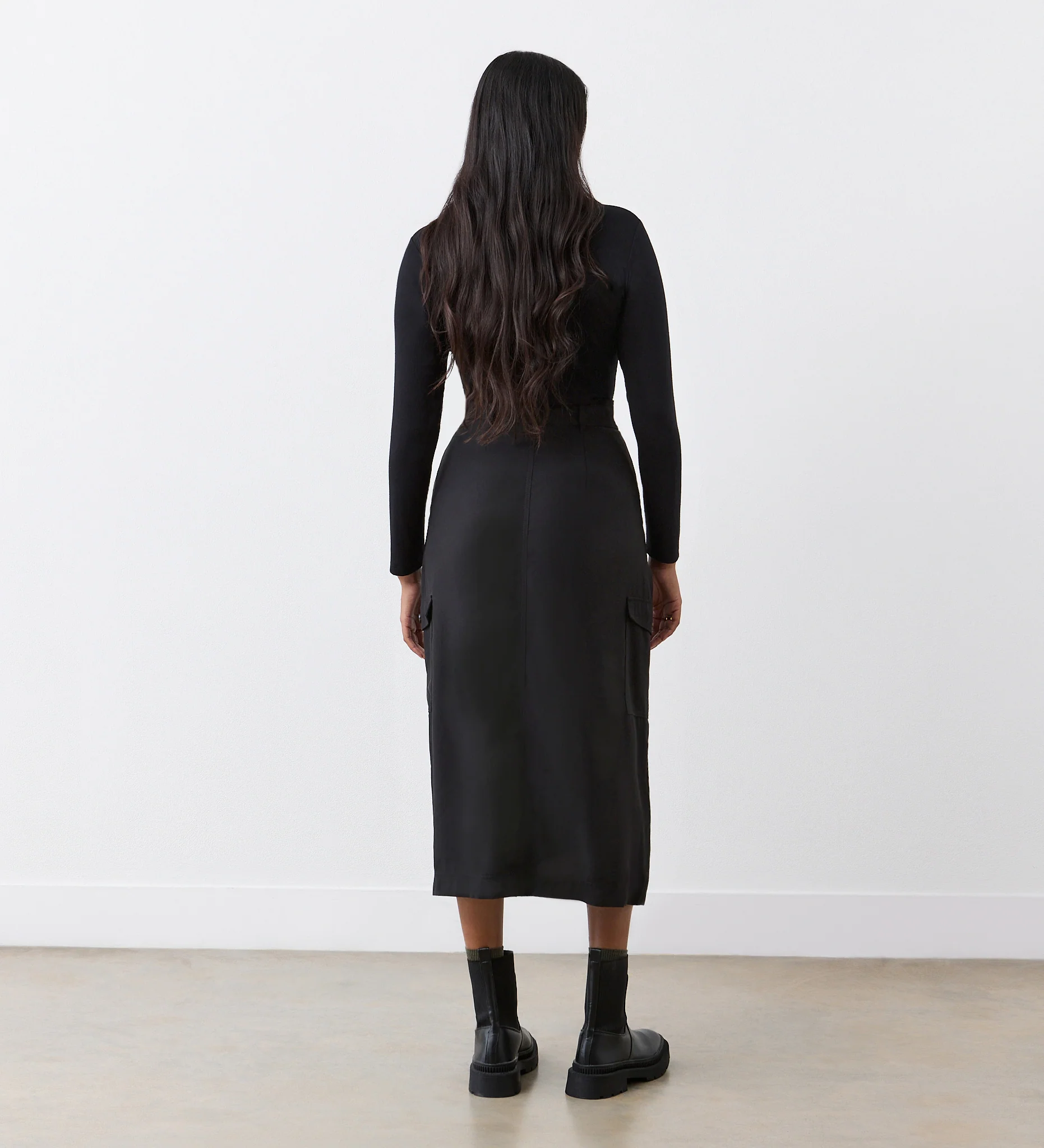Juliette Black Cargo Midi Skirt - Image 4