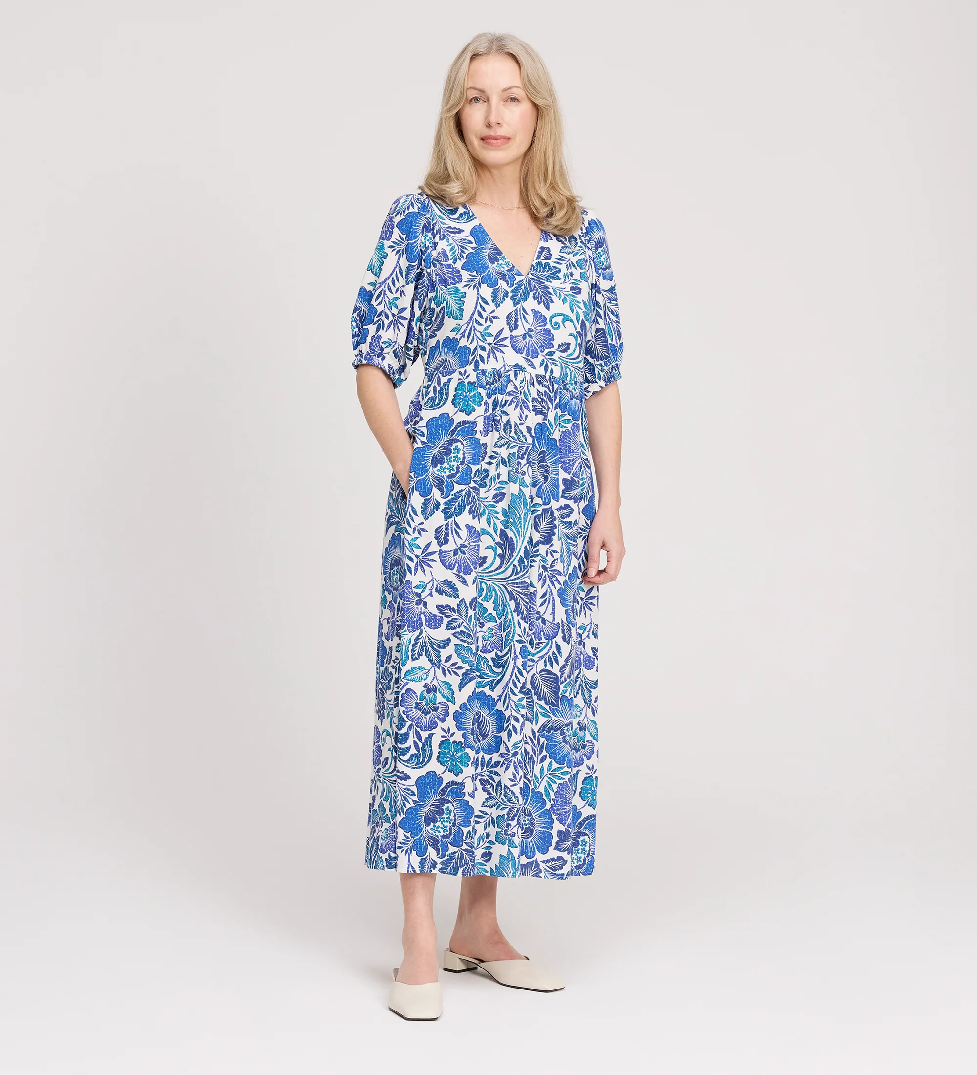 Logan Blue Floral Midi Dress - Image 4