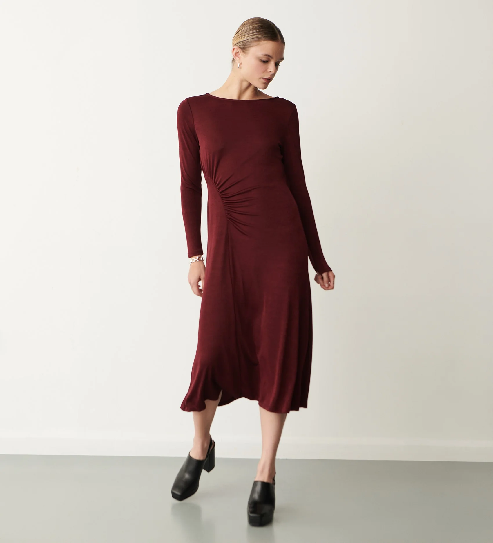 Nyra Bordeaux Jersey Midi Dress - Image 3
