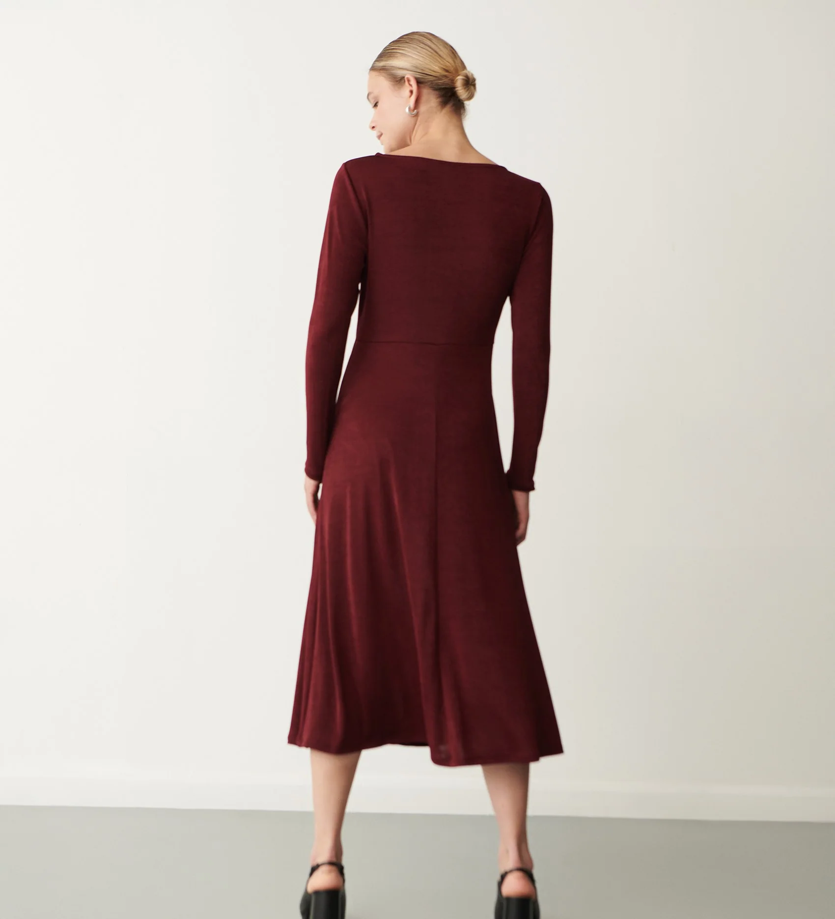Nyra Bordeaux Jersey Midi Dress - Image 5