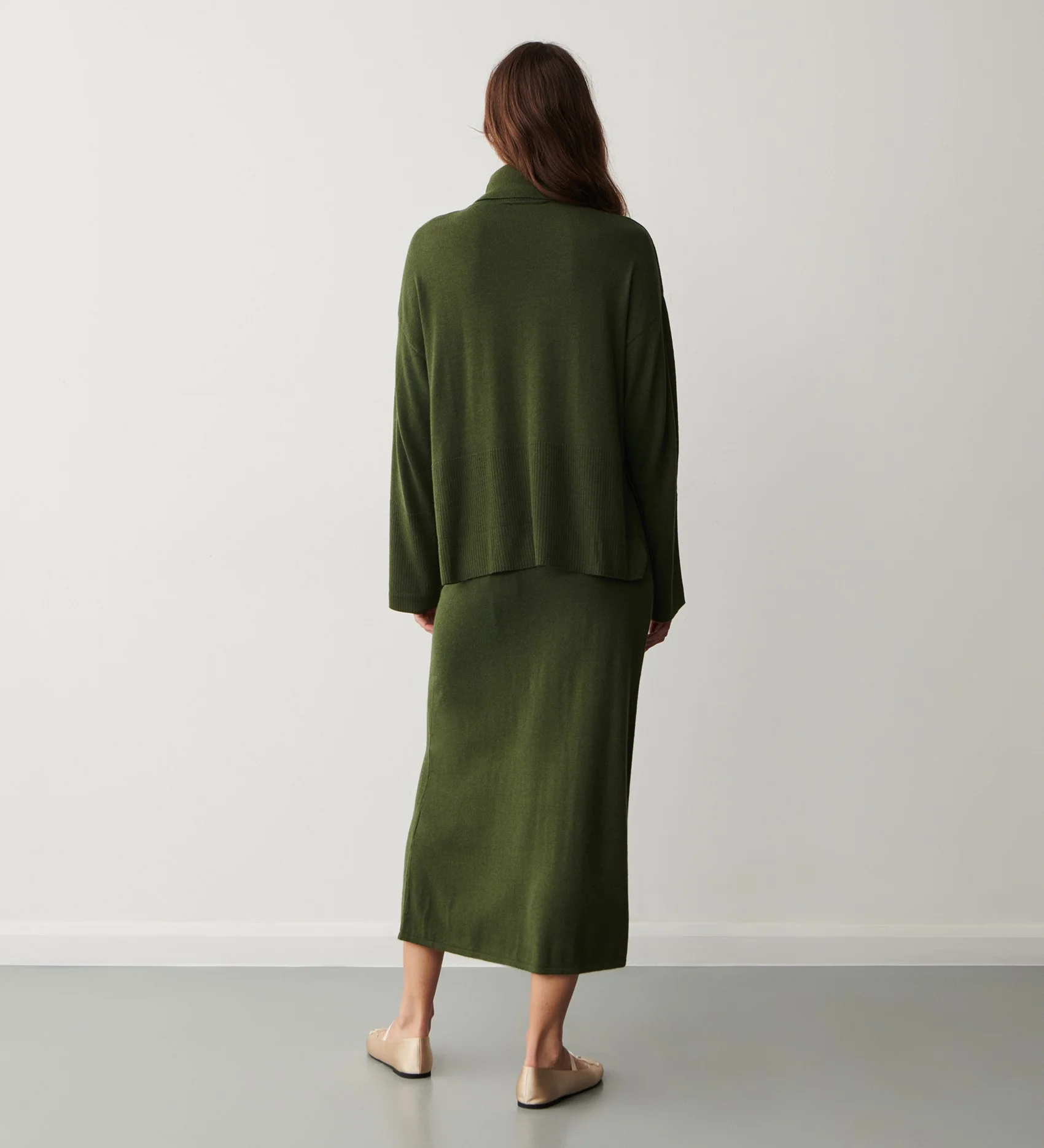 Thea Khaki Knitted Midi Skirt - Image 3
