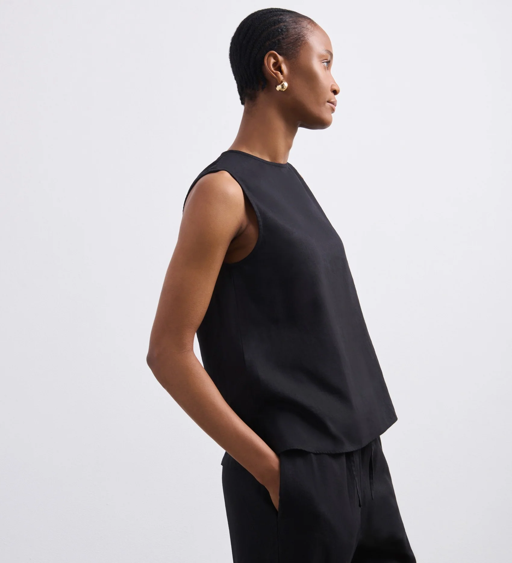 Vallie Black Linen Mix Sleeveless Top - Image 3