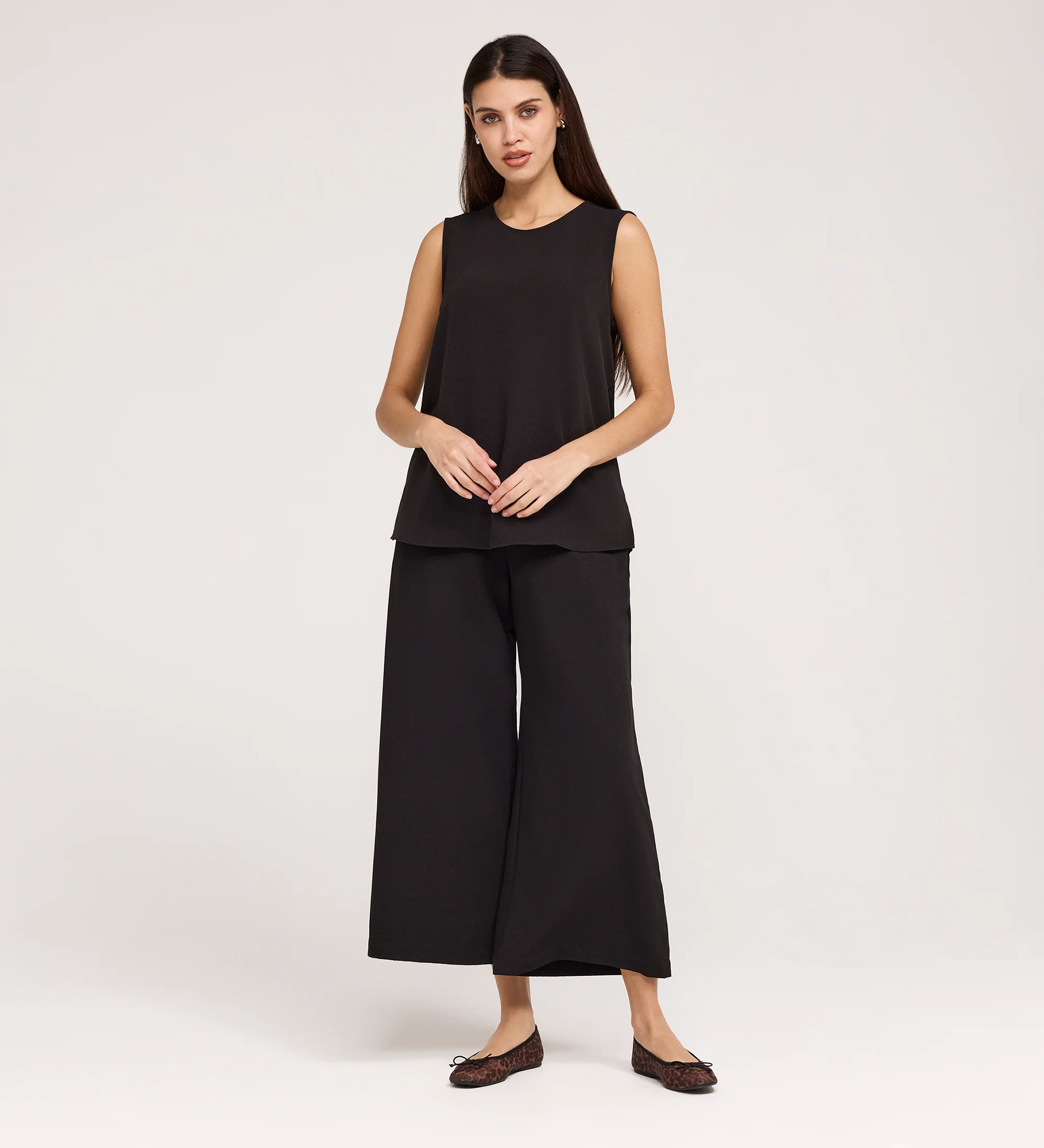 Vallie Black Round Neck Vest - Image 2