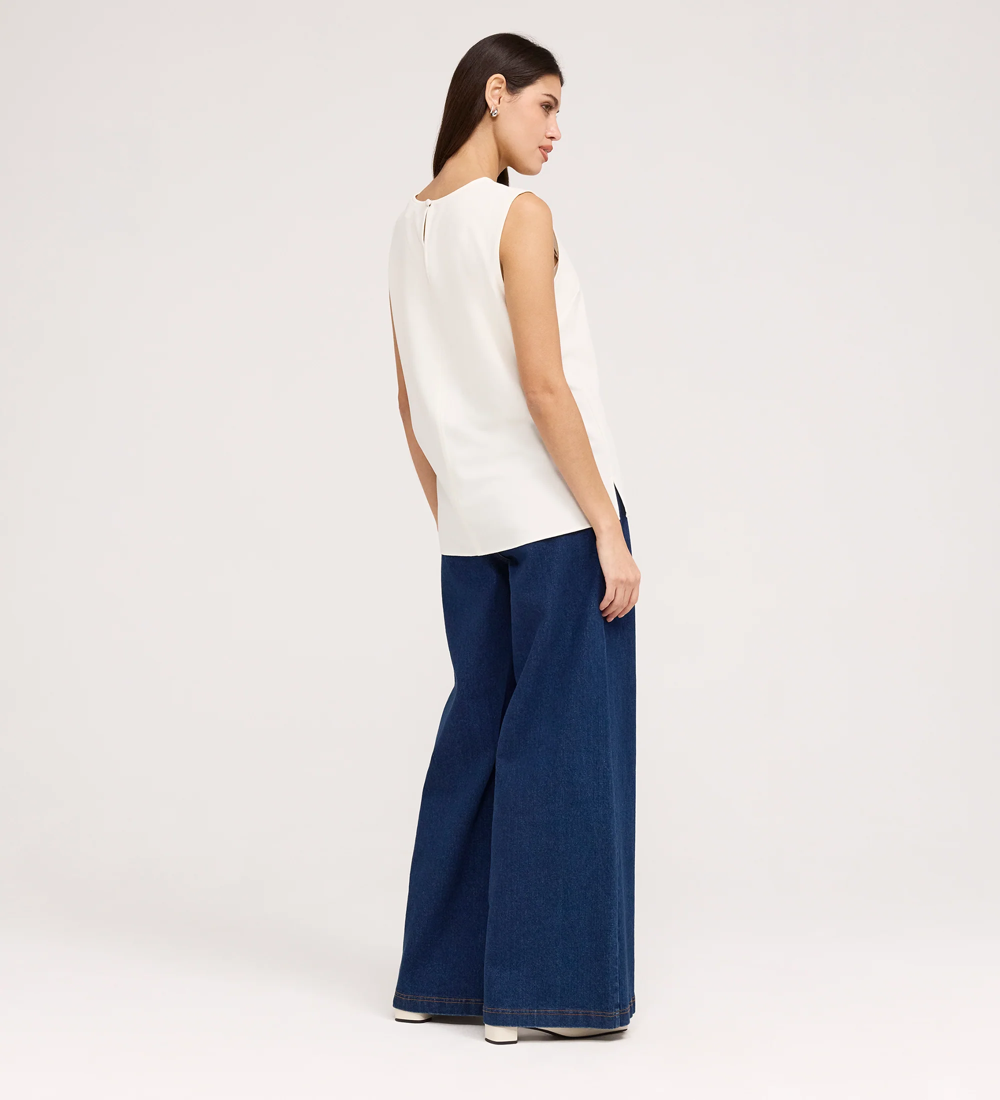 Vallie Ivory Round Neck Vest - Image 7