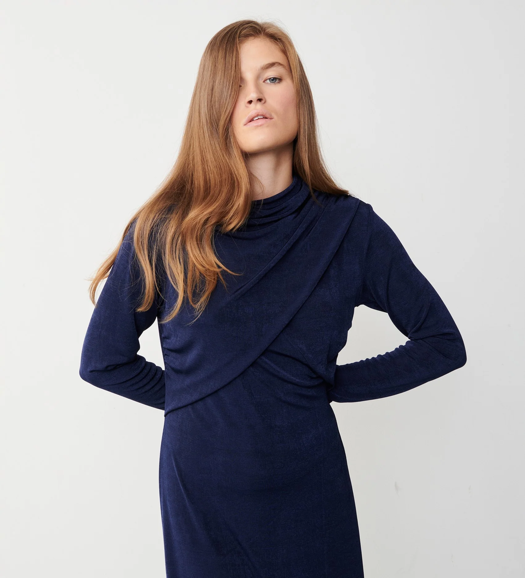 Zoey Navy Jersey Midi Dress - Image 2